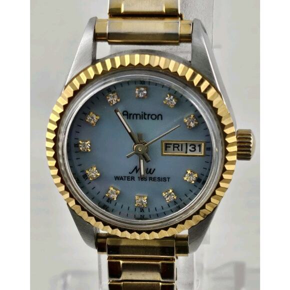 Armitron Diamond Womens Blue Faceted Silver Watch New  Gorgeous Armitron Ladies Quartz Watch Blue Dial w/Crystals Day Date New Battery